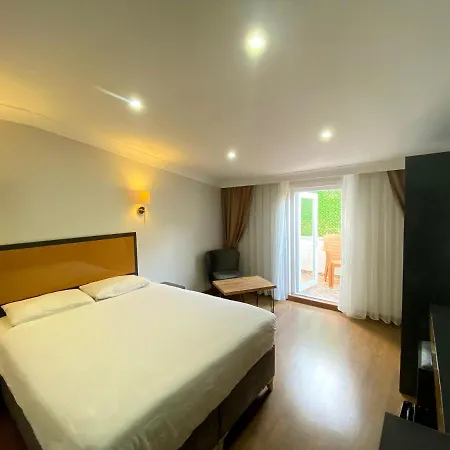 Hotel Inalens Airport 3*