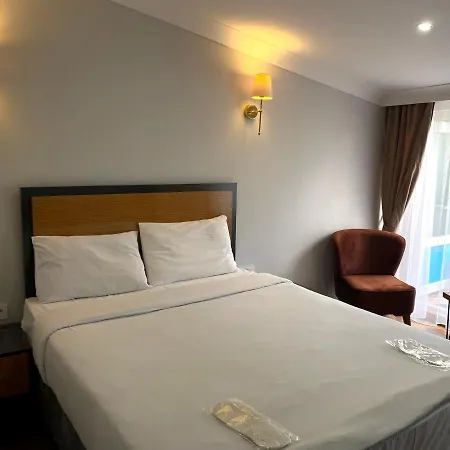 Hotel Inalens Airport 3*