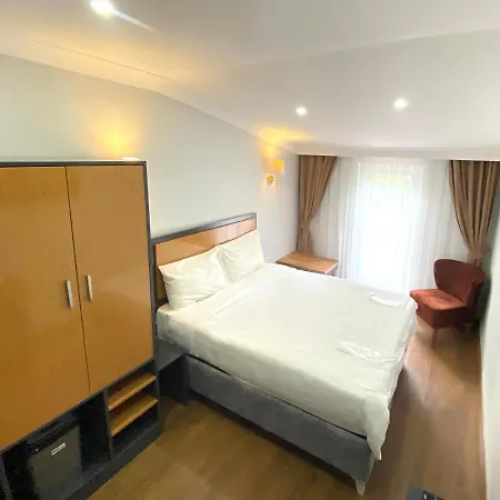 Inalens Airport Hotell 3*